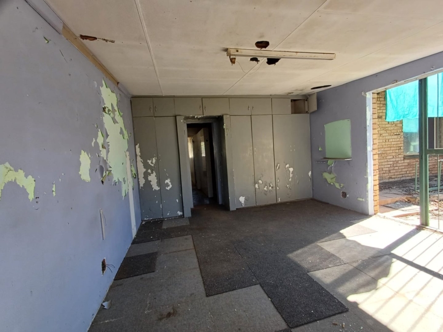 4 Bedroom Property for Sale in Lourenspark North West